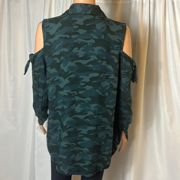 Rock & Republic Button Down Camouflage Western Ruffle Size M Longsleeve Fall - Picture 7 of 13